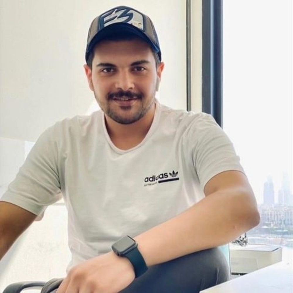Meet your Posher, Waqas